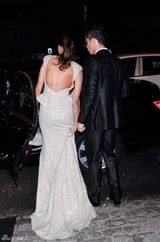 高清图：C罗携女友亮相亲密互动 伊莉娜秀美背