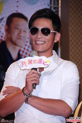 组图：豆花妹辰亦儒拍吻戏尴尬 自曝迷糊进错房