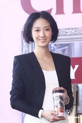 组图：桂纶镁清秀可爱出席活动 不否认与戴立忍分手