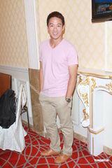 组图：《幸福摩天轮》杀青 钟嘉欣陈智燊否认绯闻