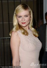 《旅途上》首映 “偷腥女”克里斯汀情变后首公开亮相