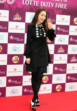 高清组图：宋承宪崔智友rain等出席乐天纪念仪式