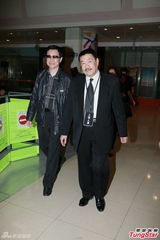 组图：演唱会之父张耀荣出殡 郭富城陪同全程