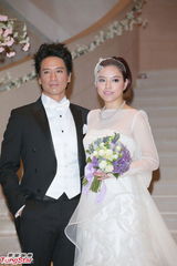 组图：叶佩雯郭伟亮浪漫大婚 陈奕迅喜当兄弟团