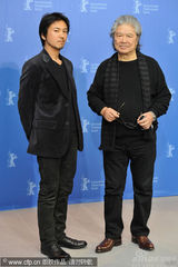 幻灯：《毛毛虫》导演若松孝二携志摩大西亮相