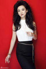 组图：翁虹迎新刀眉妆霸气写真曝光 