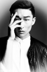 组图：韩裔小眼丑帅男模 另类东方面孔西方走红