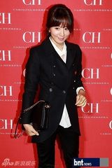 组图：少时TIFFANY高俊熙等红装热情站台