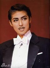 组图：天海佑希46岁生日 宝冢男角剧照大放送