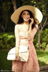 组图：阚清子时尚街拍优雅清新