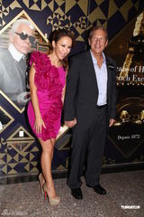 组图：李玟与未婚夫携手亮相 出席活动秀恩爱