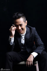 组图：马浴柯型男大片帅气俊朗