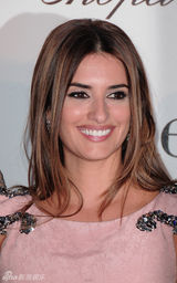 高清图：《九》巴黎首映 克鲁兹歌迪亚同台争艳