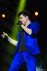 组图：亚当兰伯特上海妩媚开唱眼线撩人