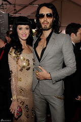 高清组图：第52届格莱美红毯 凯蒂-佩里大肆秀美背