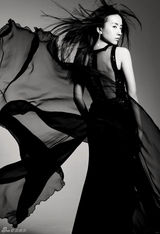 董洁登《悦己SELF》封面：我的叛逆期才刚开始(图)