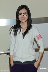 组图：无线台庆项目进行彩排 众美女艺员热舞