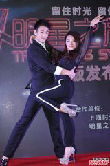 组图：陈法蓉否认新恋情 刘璇韩艺博摆Pose暧昧