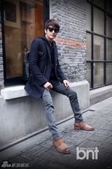 组图：朴施厚中国时尚街拍 自然休闲帅气足