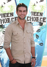 高清组图：《绯闻女孩》男星切斯-克劳福微笑迷人