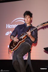 组图：李治廷来台与A-Lin对唱 曝乐基儿为人低调