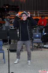 组图：谭咏麟挺好友曾志伟 称其“轻抚脸”却遭是非