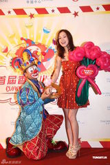 组图：邝敏慧透露新恋情 曾让母亲担心受伤害