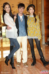 组图：隋棠助阵《犀利人妻》庆功期待续集