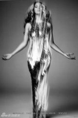 组图：碧昂斯巡演造型设计 女王气场烈焰红唇