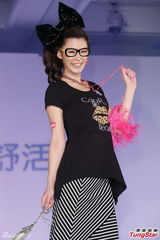 组图：台湾男星王传一出道十年首接代言