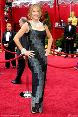 高清组图：凯思-爱尔兰亮相红毯大项链珠光宝气