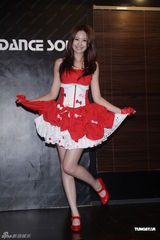 组图：安心亚彩排舞蹈大秀性感舞姿