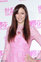 组图：刘嘉玲扬威大阪封影后 迷你裙秀长腿