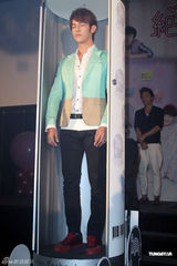 组图：汪东城携具惠善亮相新剧发布会自曝秀身材