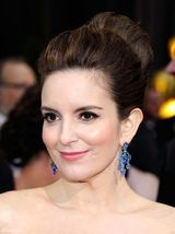 高清组图：奥斯卡红毯蒂娜-菲身着礼服婉约动人