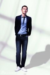 组图：黄晓明初夏广告写真 造型阳光清爽气质百变