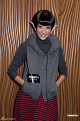 组图：薛凯琪带病出席活动 称从未与房祖名拍拖