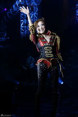 幻灯图集：郑秀文纪念入行20年 连换八套造型玩百变