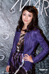 幻灯图：陈慧琳走秀身段窈窕 产后身材恢复令人称羡