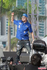 组图：春浪音乐节举办 萧敬腾张震岳热狗齐聚