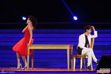 组图：李宇春莫文蔚魅惑合唱 红白玫瑰经典上演