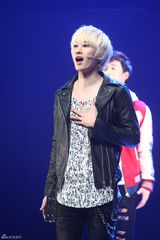 组图：少女时代Tiffany与SJ银赫等亮相音乐剧首演