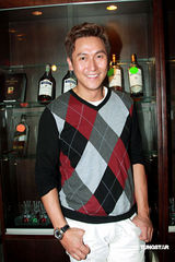 幻灯图：《女人最痛》杀青宴 米雪露面强忍悲伤