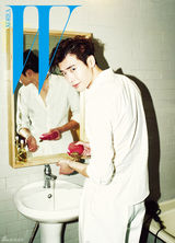 高清图：李钟硕浴室私密写真 穿浴袍耍帅卖萌