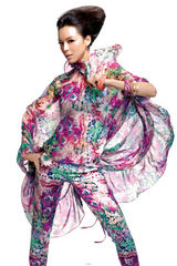 高清图：张静初赴港拍时尚大片 举手投足显百变魅力