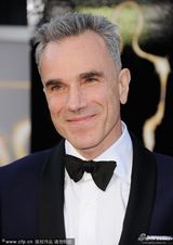 组图：《林肯》丹尼尔-戴-路易斯携妻亮相红毯