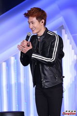 组图：SJ-M赴台中文大升级 动感舞曲High翻全场