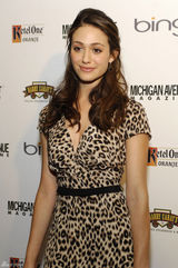 高清组图：艾米-罗森豹纹礼服亮相 身材窈窕 