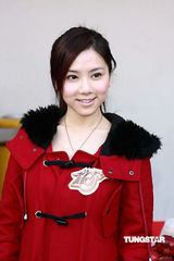 幻灯：劲歌颁奖礼拜神 四大公司歌手缺席杨千嬅失落