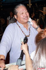 组图：福山雅治新片香港首映 粉丝围堵场面火爆